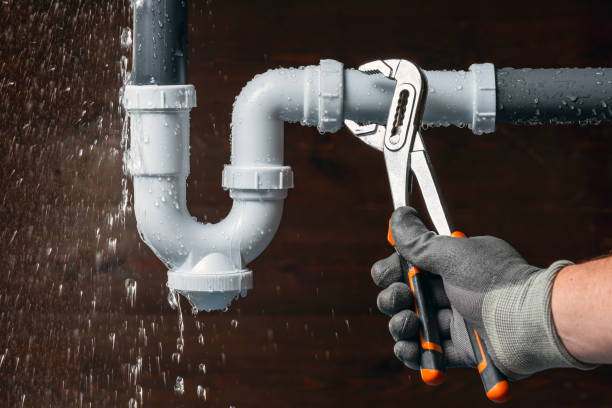 Professional Emergency Plumber technician working in Rushville, IN